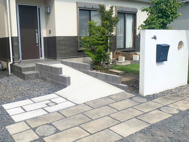 玄関ポーチ拡張・スロープ施工